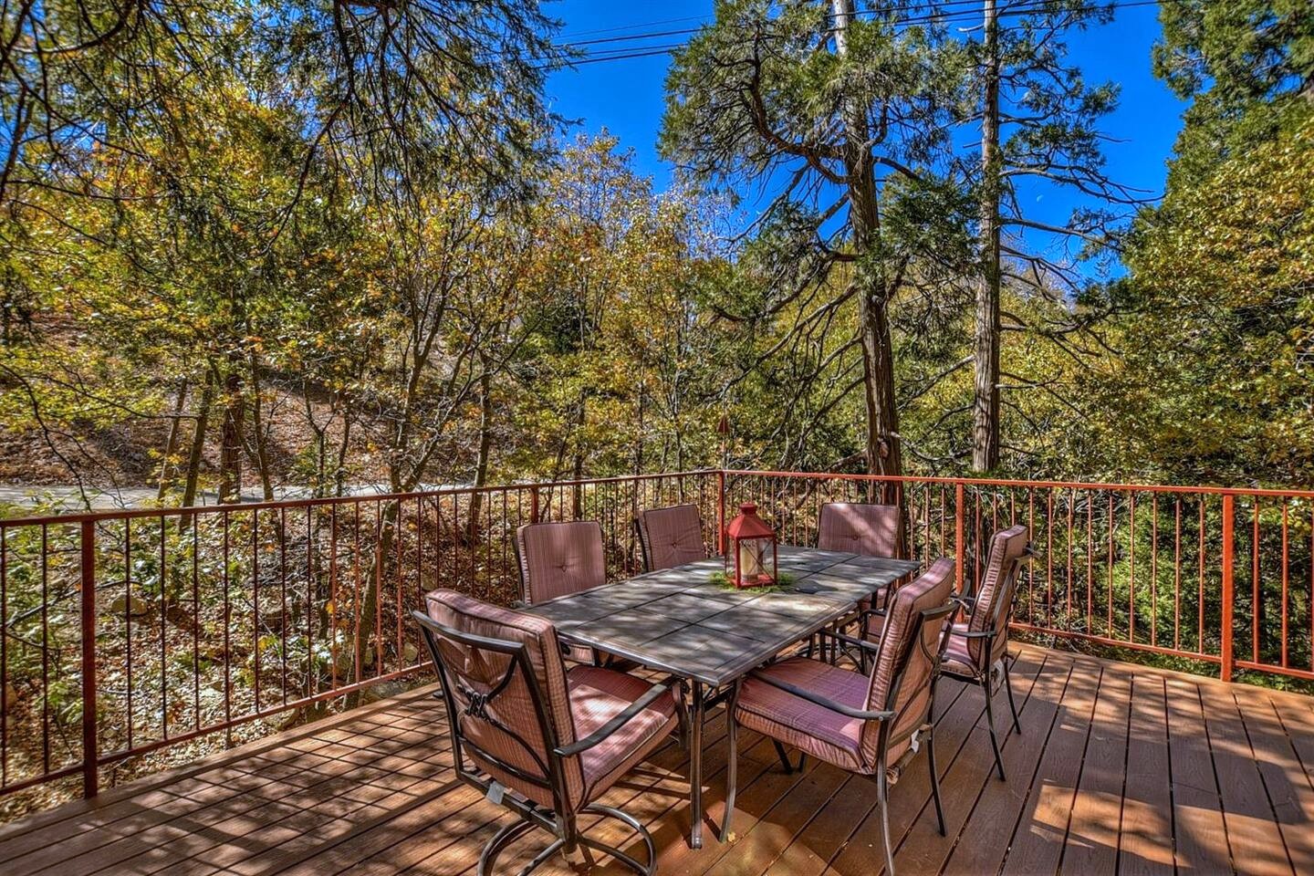 The deck among the treetops